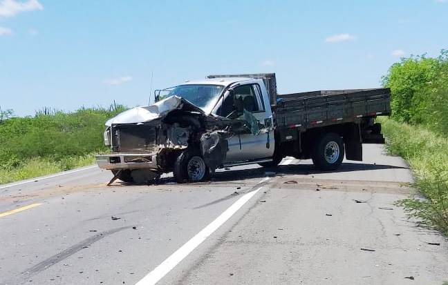 Colisão seguido de capotamento é registrado pela PRF na BR 324