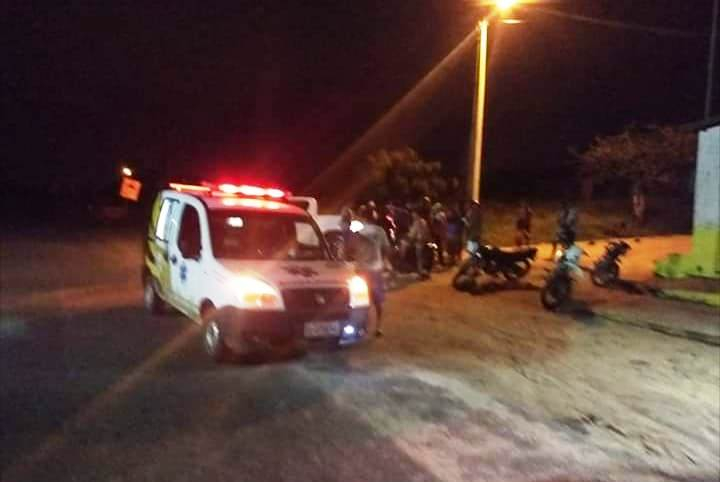 Homem morre ao colidir moto com carroça na BA 411