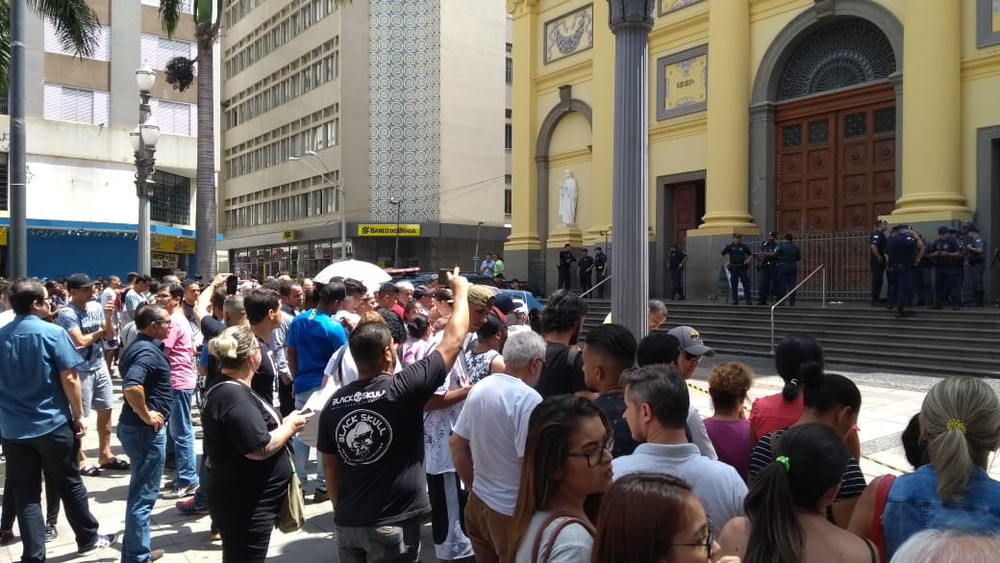 SP – Homem mata quatro e comete suicídio durante missa na Catedral de Campinas