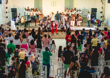 Jovens fazem Concerto de Natal com música clássica em Conceição do Coité