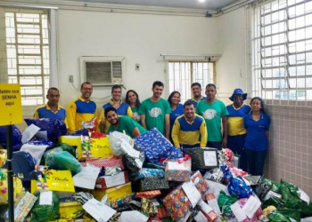 Funcionários dos Correios de Coité agradecem pelos mais de dois mil presentes recebidos da campanha de natal