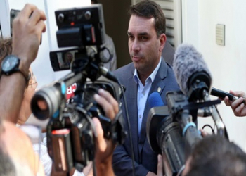 Flávio Bolsonaro pode virar alvo de CPI