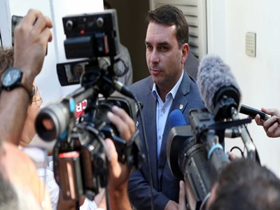 Flávio Bolsonaro pode virar alvo de CPI
