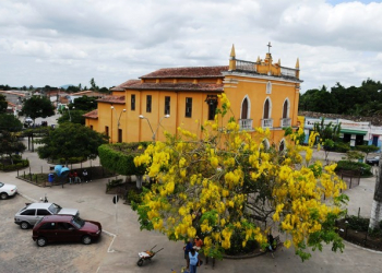 Adolescente de 16 anos mata próprio pai a tiros para proteger mãe de agressões