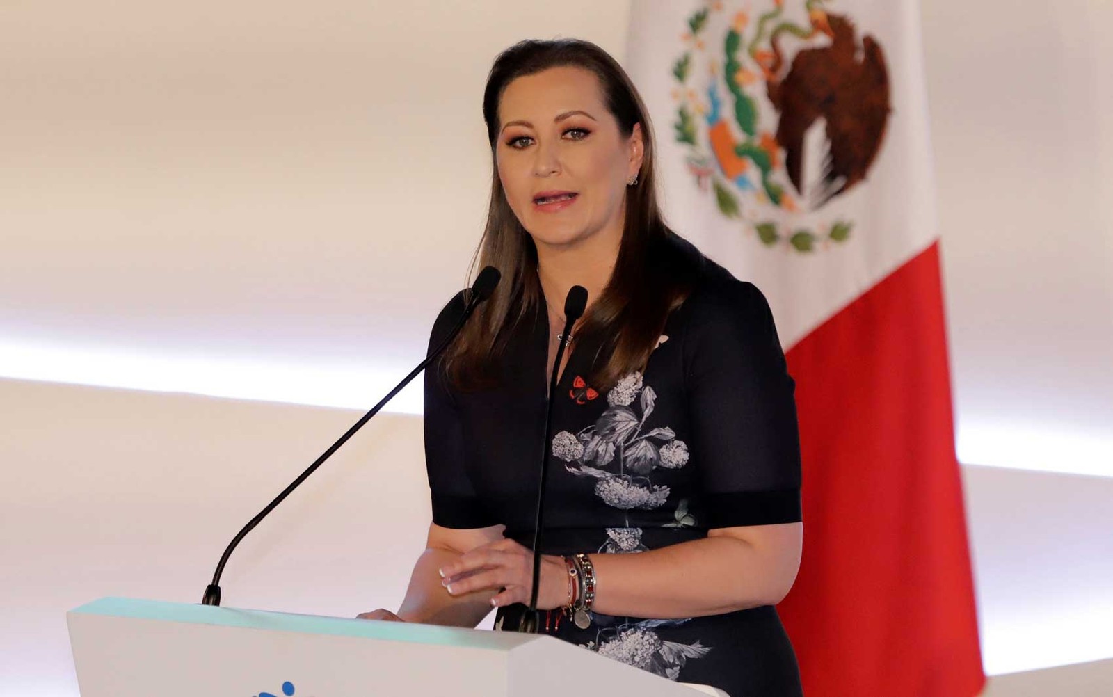 Queda de helicóptero mata governadora e senador no México