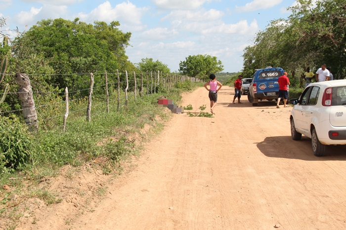 Homem é encontrado morto com tiros na cabeça em estrada vicinal de Coité