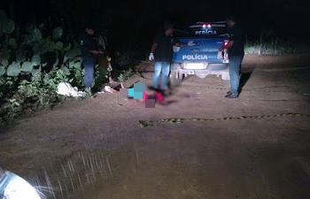 Homem morre e irmão fica ferido a tiros após deixarem samba em distrito de Jacobina