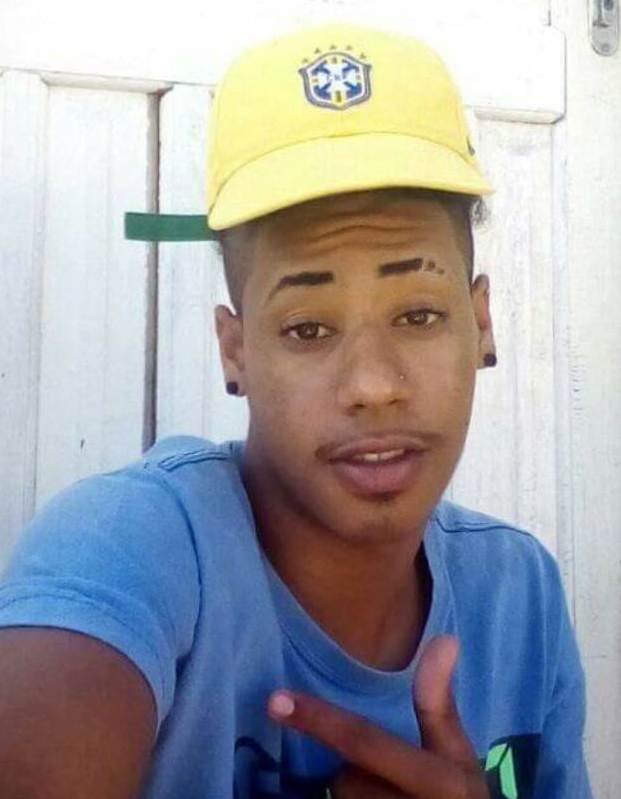 Retirolândia – Jovem é assassinado após esposa abrir a porta para atender a um chamado