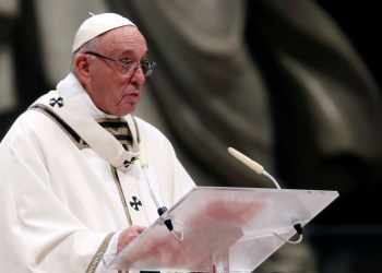 Na Missa do Galo, papa Francisco condena ganância e acúmulo de bens