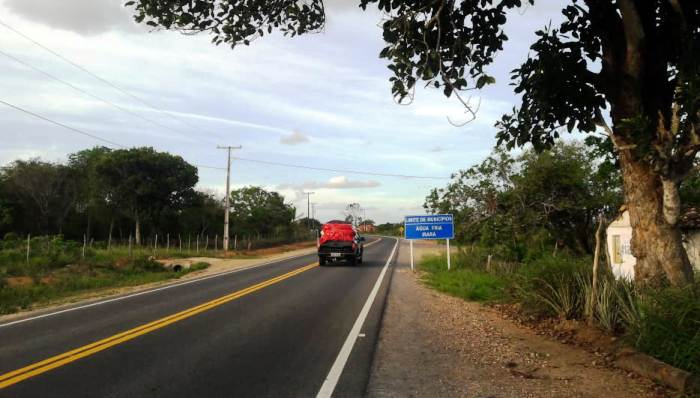 Rodovia Irará/Água Fria está totalmente recuperada.Serviço foi executado pela construtora Augúrio