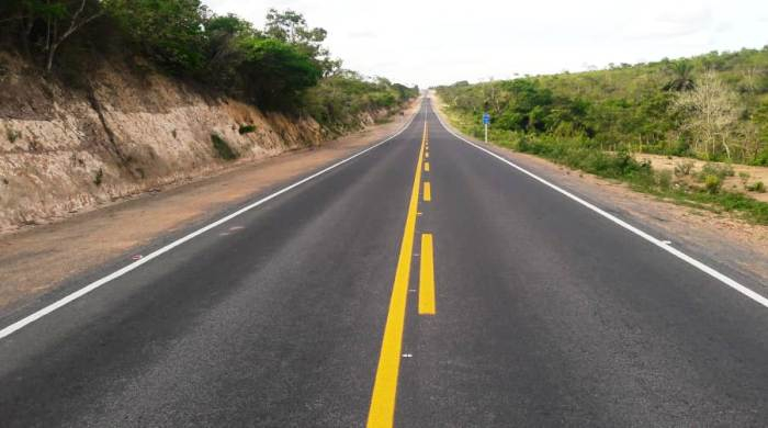 Rodovia Irará/Água Fria está totalmente recuperada.Serviço foi executado pela construtora Augúrio