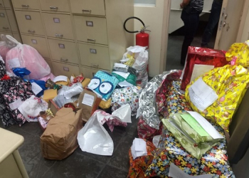 SP – Bandidos arrombam Correios de Guarujá e levam presentes que seriam destinados às crianças carentes