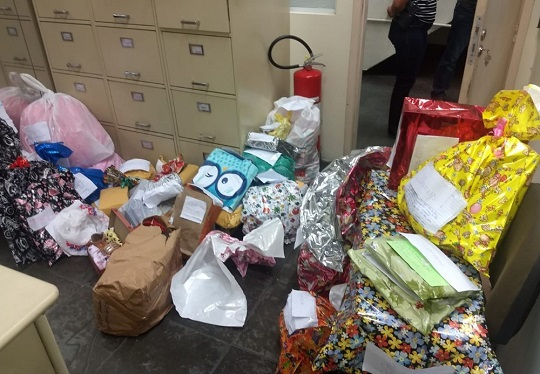 SP – Bandidos arrombam Correios de Guarujá e levam presentes que seriam destinados às crianças carentes