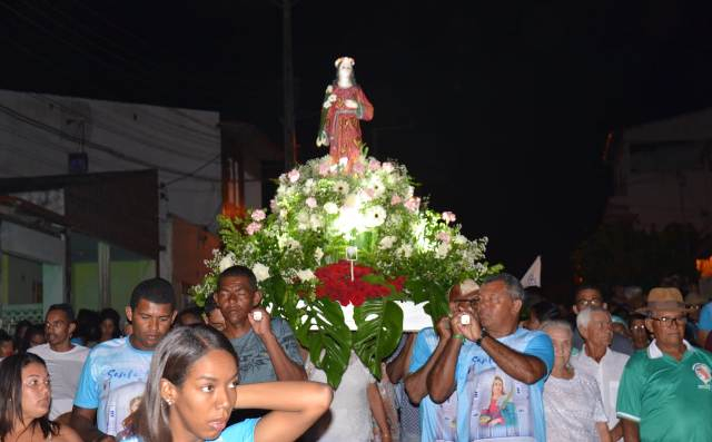 Grande procissão movimentou comunidade luzense em louvor a Santa Luzia