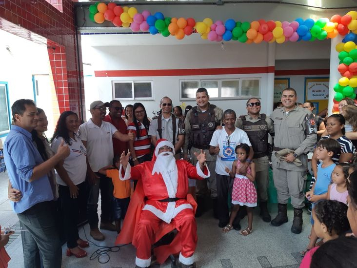 Soldado Noel distribui mais de dois mil presentes em quatro municípios