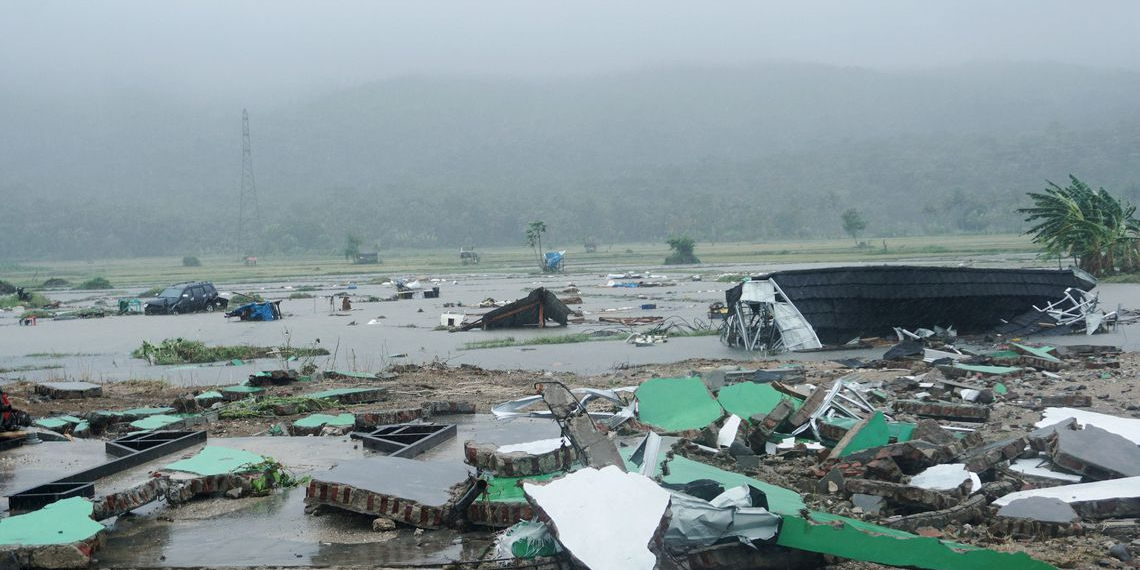 Sobe para 281 número de mortos em tsunami na Indonésia