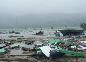 Sobe para 281 número de mortos em tsunami na Indonésia