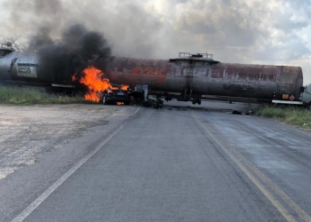 Motorista morre carbonizado após colidir com trem de carga em Santa Terezinha