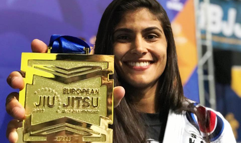 Coiteense Michelle Oliveira vence competição de Jiu-Jitsu disputada na Europa