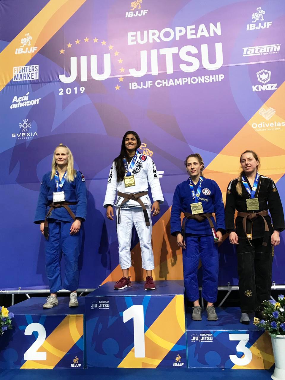 Coiteense Michelle Oliveira vence competição de Jiu-Jitsu disputada na Europa