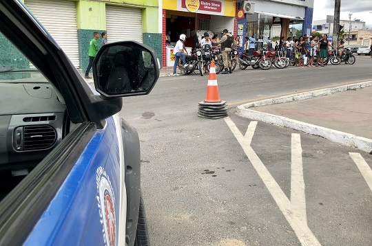 PM reforça ações de segurança no trânsito com blitzes educativas