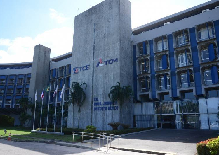 Multas do TCM a prefeitos baianos ultrapassam R$ 8,1 milhões