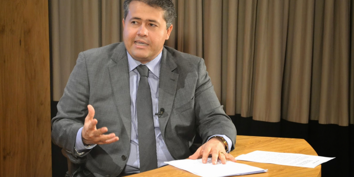 Alex da Piatã afirma que renúncia do deputado Jean Wyllys por ameaças abala a democracia