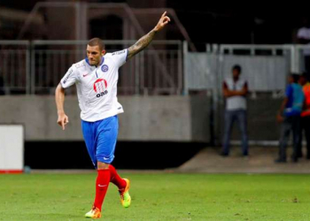 Bahia anuncia volta do atacante Fernandão