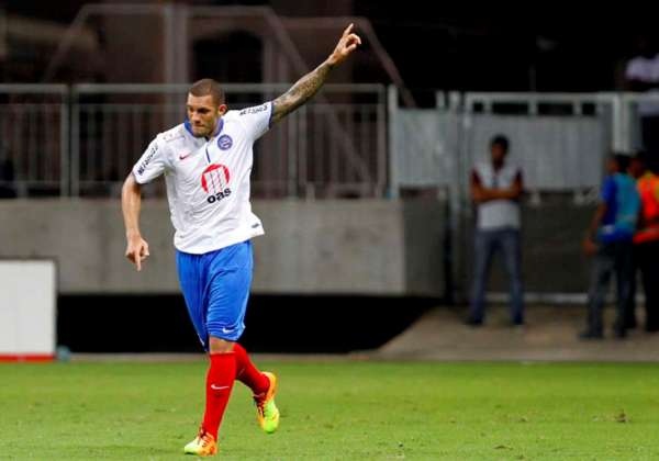 Bahia anuncia volta do atacante Fernandão