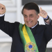 Bolsonaro assina decreto que fixa salário mínimo em R$ 998 em 2019
