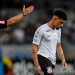 Corinthians negocia empréstimo de volante Douglas ao Bahia e segue atrás de Ramires