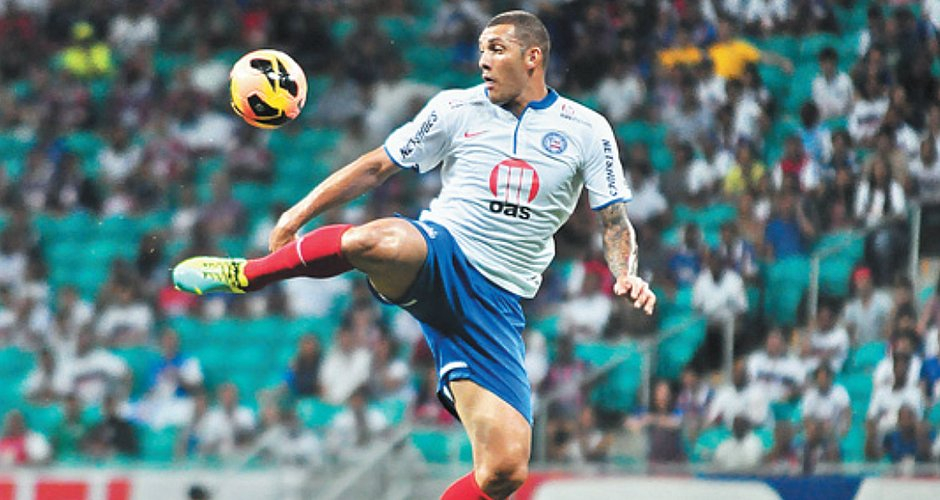 Bahia negocia o retorno do atacante Fernandão