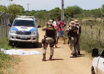 Homem é perseguido e morto a tiros e golpes de facão em Riachão do Jacuípe
