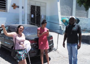 Populares se revoltam com a falta de médico no Hospital Português