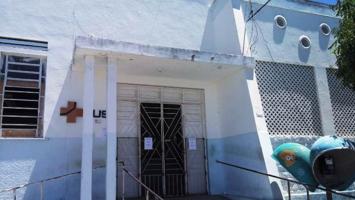 Populares se revoltam com a falta de médico no Hospital Português