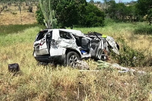 Capotamento na BA 233 deixa três mortos e quatro feridos
