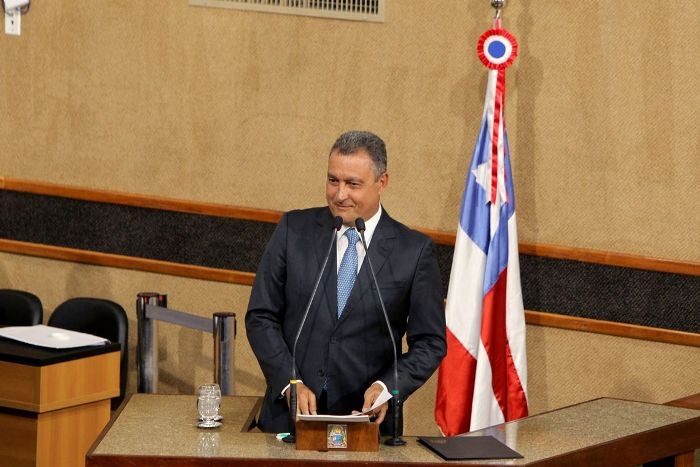 Rui Costa assume o governo da Bahia prometendo responsabilidade fiscal