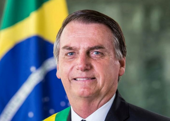 Bolsonaro divulga foto oficial em formato padrão