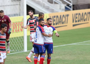 Gilberto marca dois em vitória do Bahia por 3 a 1 contra o Santa Cruz em Recife