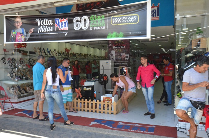 Real Calçados de Coité realiza sorteio de prêmios da Campanha Natal Show