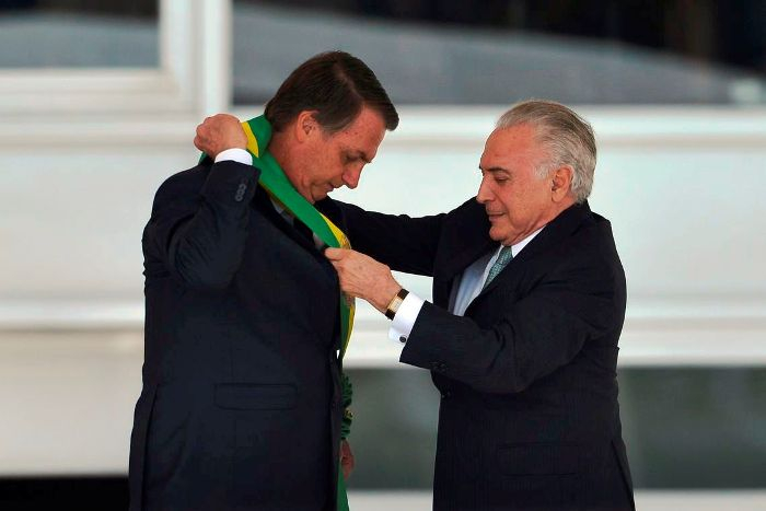 Posse: após receber faixa, Bolsonaro defende fim de corrupção e de vantagens