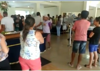 Campo Formoso – ‘Doendo muito’, diz mulher que perdeu marido, irmãs e filha em acidente em Seabra