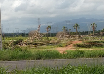 CE – Criminosos destroem torre de transmissão e atacam concessionária no 11º dia de onda de violência
