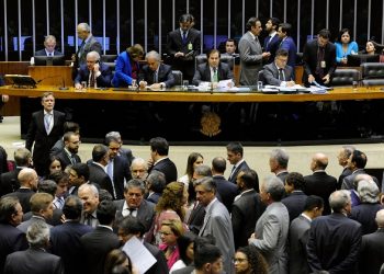 Justiça derruba suspensão, e Câmara paga R$ 16 milhões em auxílio-mudança para deputados