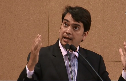 Pedro Tavares denuncia péssimo estado de trecho da BA -148