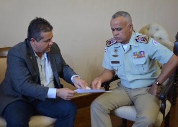 Alex da Piatã solicita do comandante geral da PM-BA, policiamento fixo para os distritos de Salgadália (Coité) e Pereira (Santaluz)