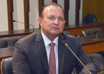 Adolfo Menezes coloca primo para trabalhar na AL-BA com salário inicial de R$ 11 mil