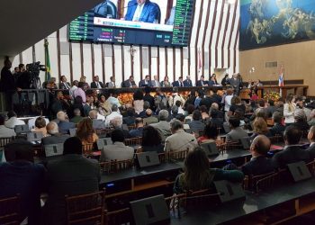 Deputados reabrem trabalhos na Assembleia Legislativa da Bahia