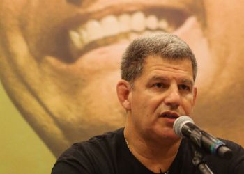 Bolsonaro avisa ao ministro Gustavo Bebianno que ele está fora do governo