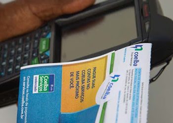 Clientes com faturas vencidas da Coelba podem parcelar dívida no cartão de crédito